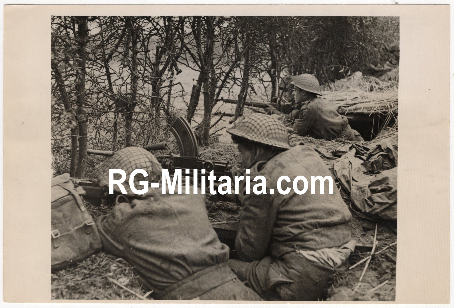 Original WW2 Turkish Press Photo - British soldiers in a trench by Venray, Netherlands (1944) — image 3