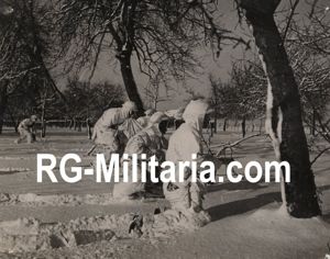 Original WW2 Turkish Press Photo - British soldiers in Snow …