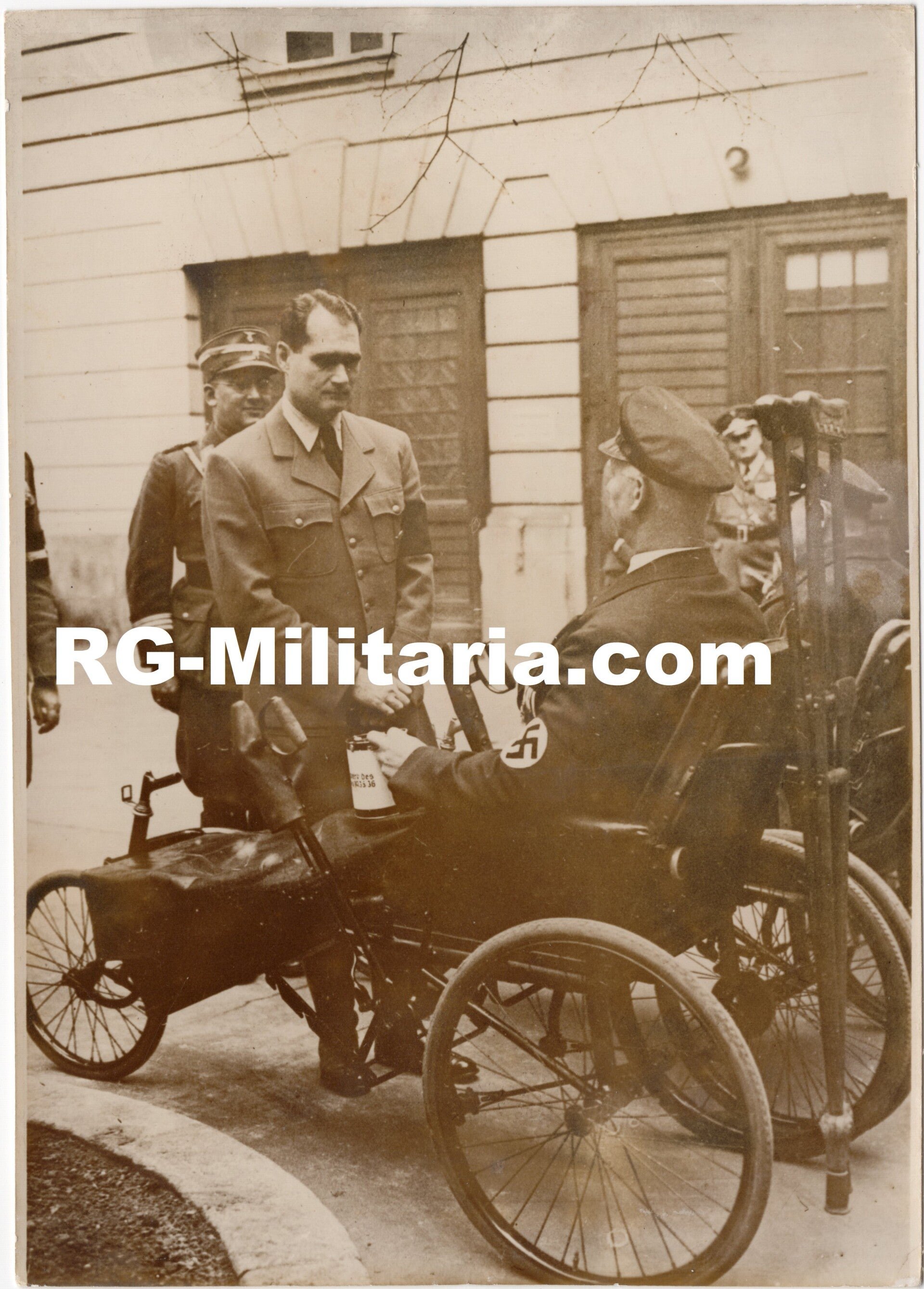 Original WW2 French Press Photo - Rudolf Hess talking to a wounded veteran, Berlin (1936) — image 3