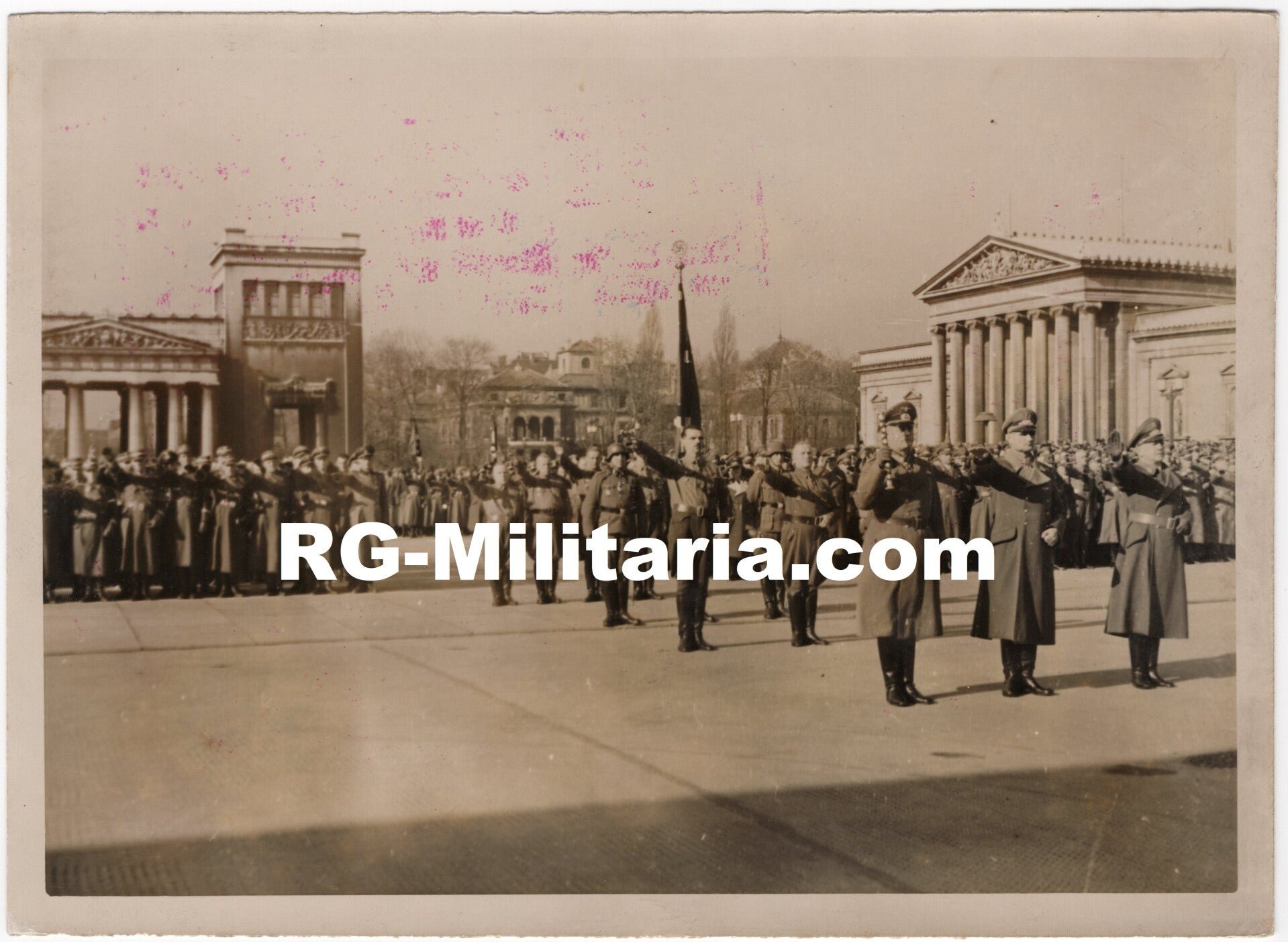 Original WW2 French Press Photo - General Wilhelm Keitel and Rudolf Hess honouring the dead of the Putsch, Munich (1940) — image 3