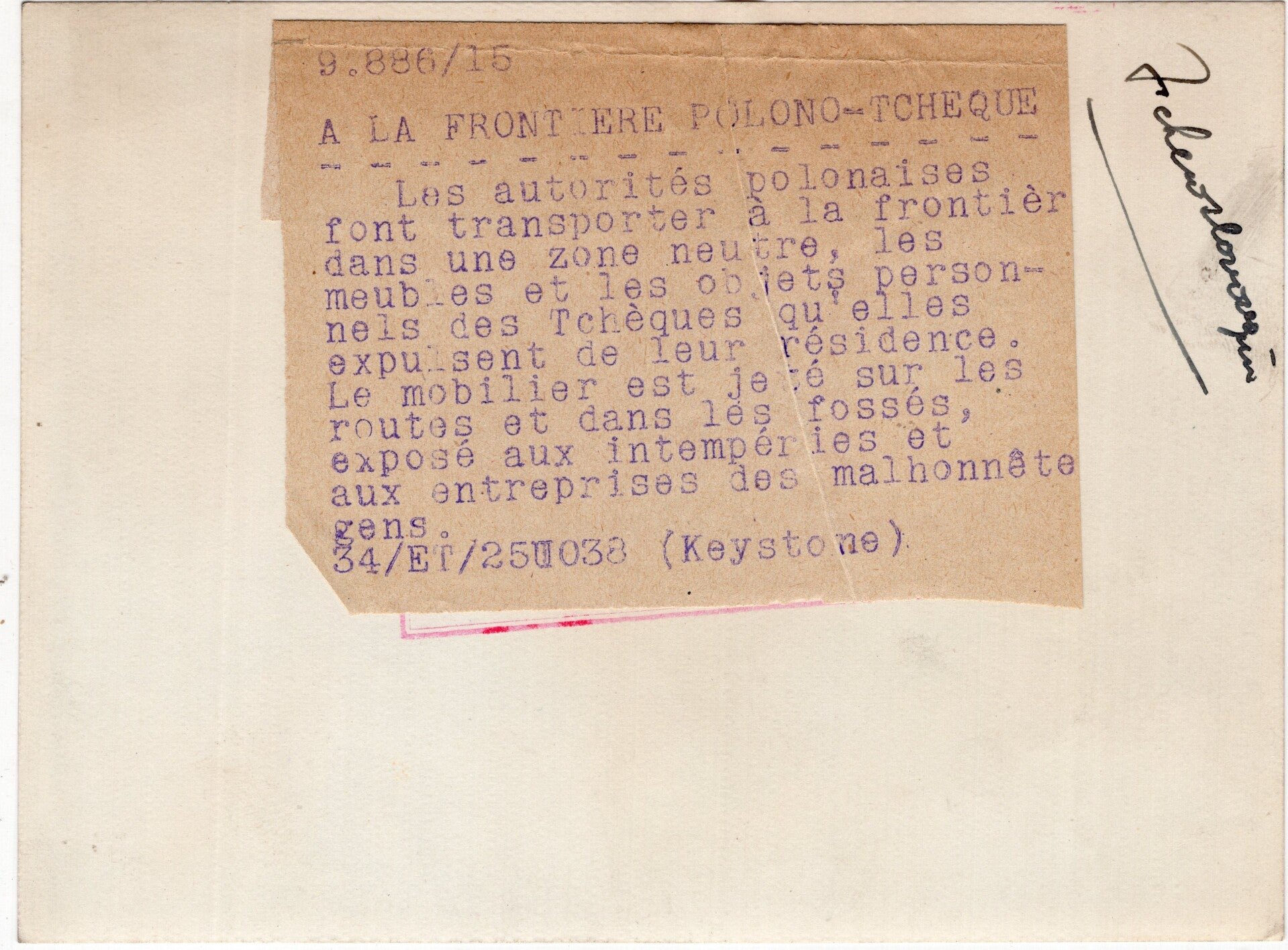 Original WW2 French Press Photo - Polish remove Czech furniture to the streets (1939) — image 2