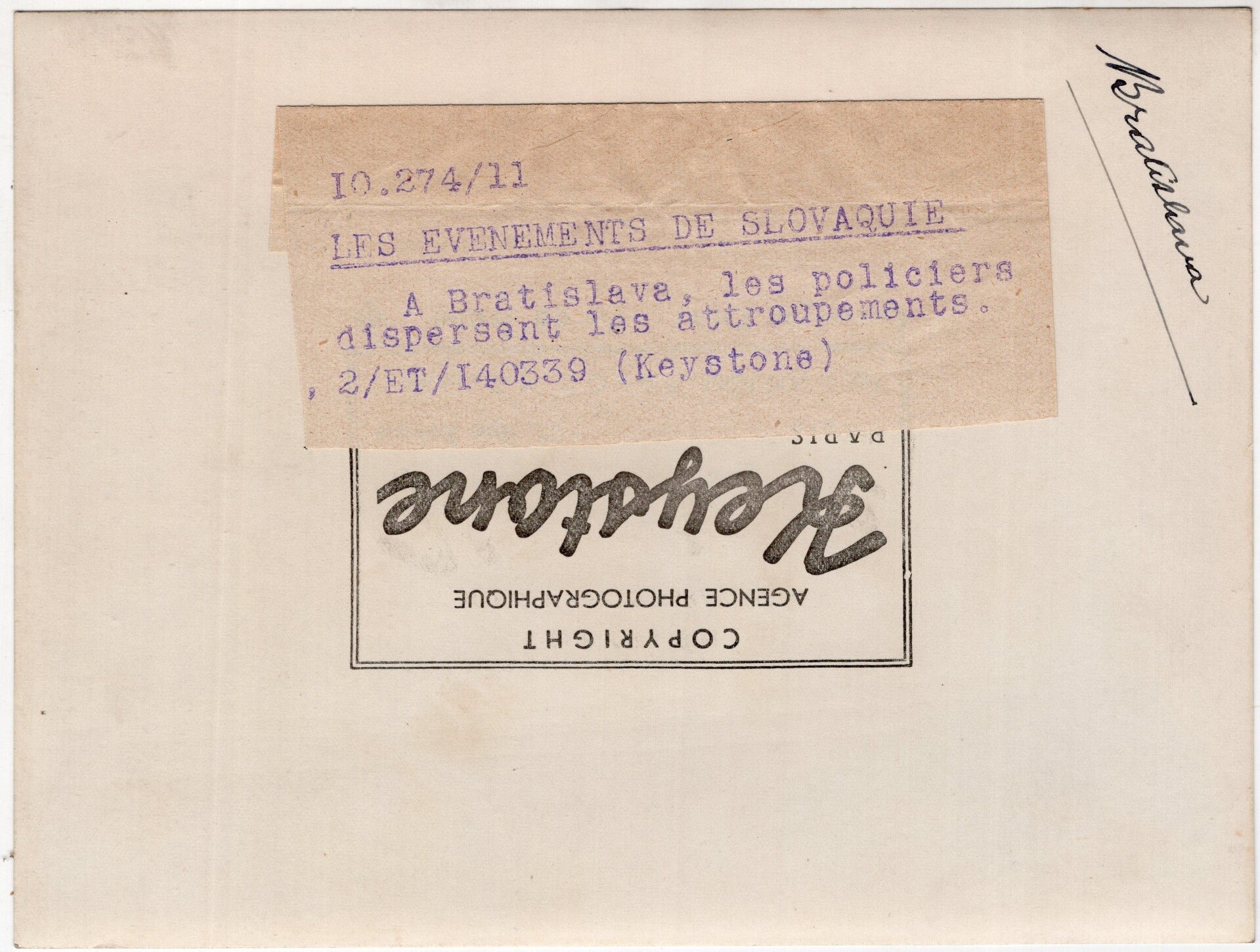 Original WW2 French Press Photo - Police remove the crowd in Bratislava during the elections, Slovakia — image 2