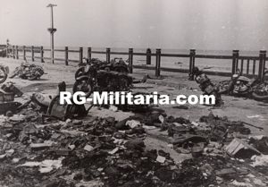 Original WW2 German Press photo - Left behind French and …