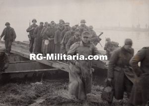 Original WW2 French Press Photo - Captured German POW soldiers …