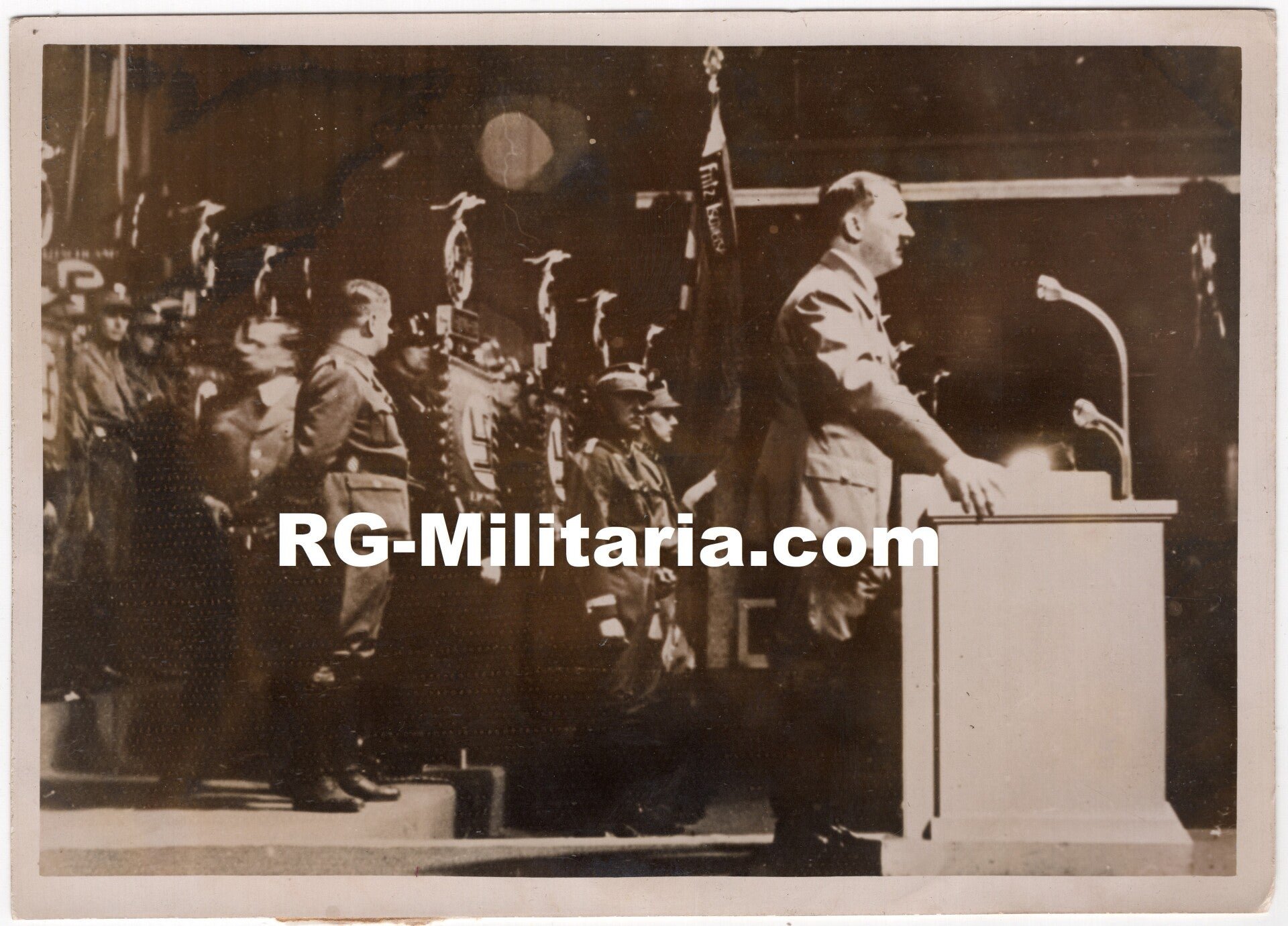 Original WW2 French Press Photo - Adolf Hitler speech in Köningsberg, Prussia (1930) — image 3