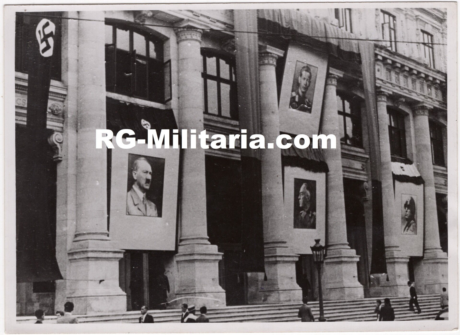 Original WW2 French Press Photo - Celebration in Bucharest, Romania (1941) — image 3