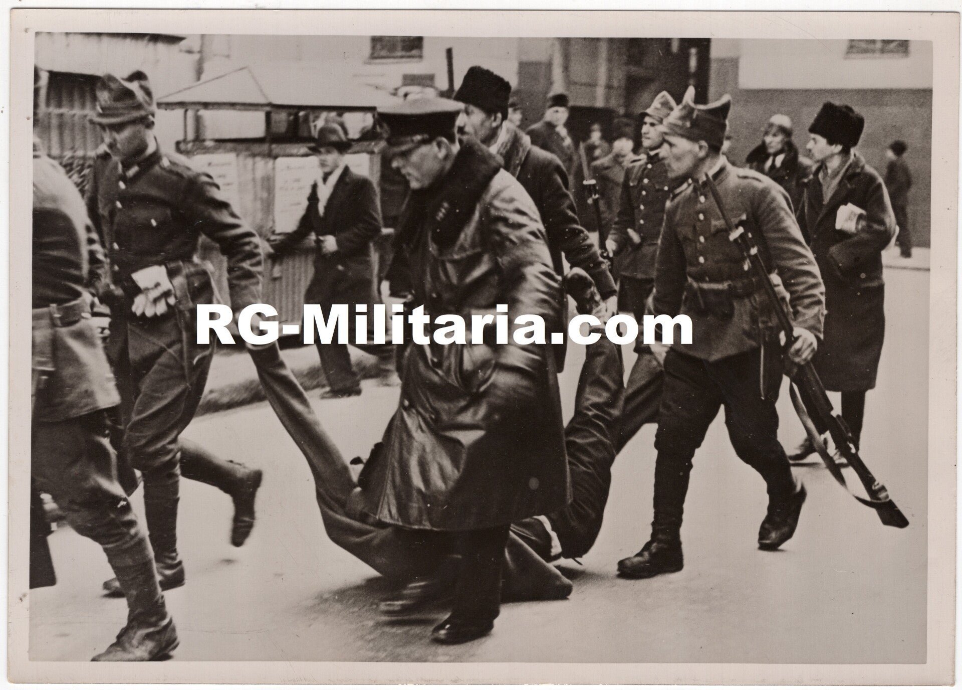 Original WW2 French Press Photo - Arrests during protests, Bucharest, Romania — image 3