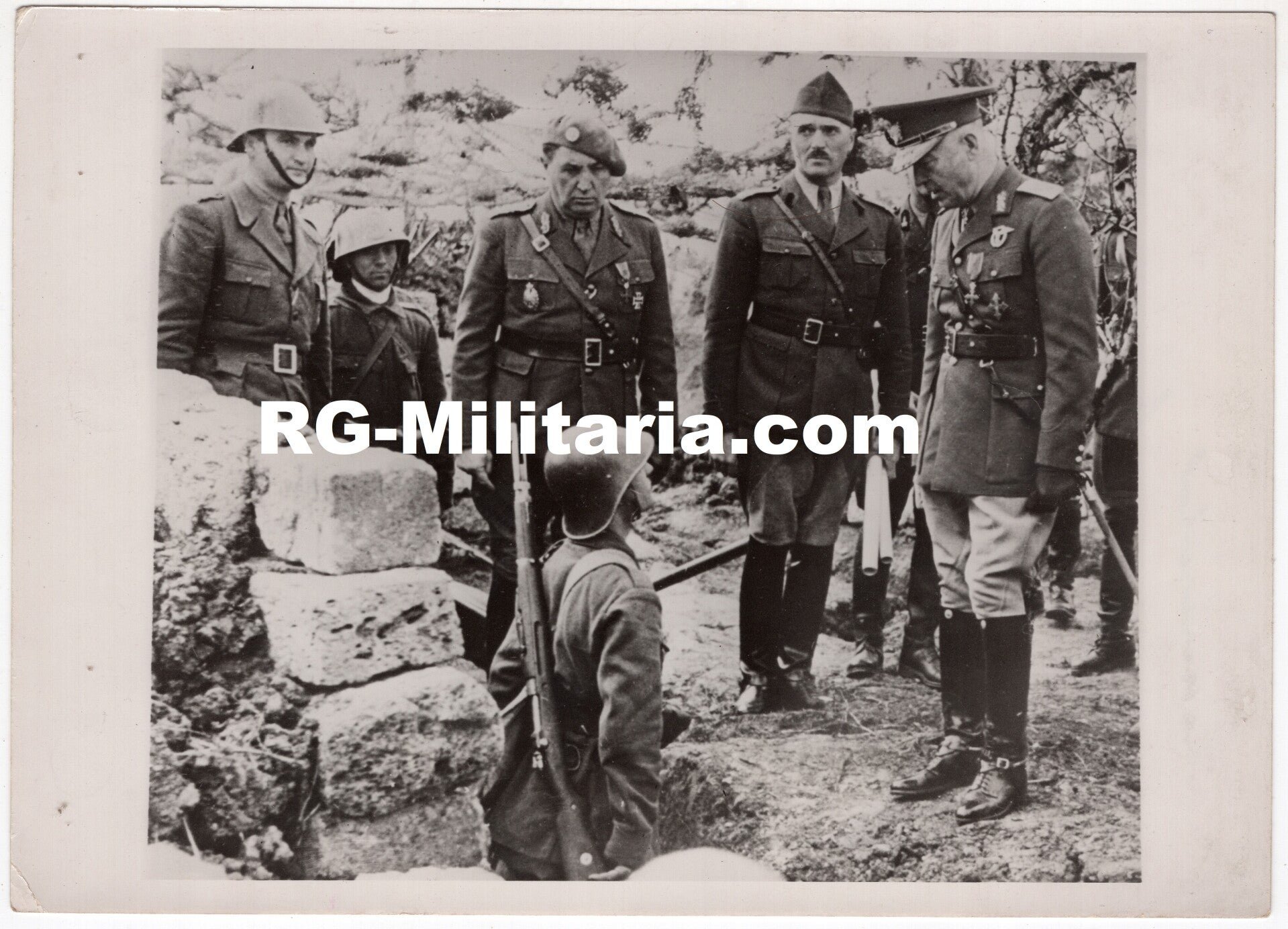 Original WW2 French Press Photo - Romanian soldiers with President Ion Antonescu on the Eastern front (1942) — image 3