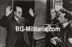Original WW2 French Press Photo - The arrest of collaborator …