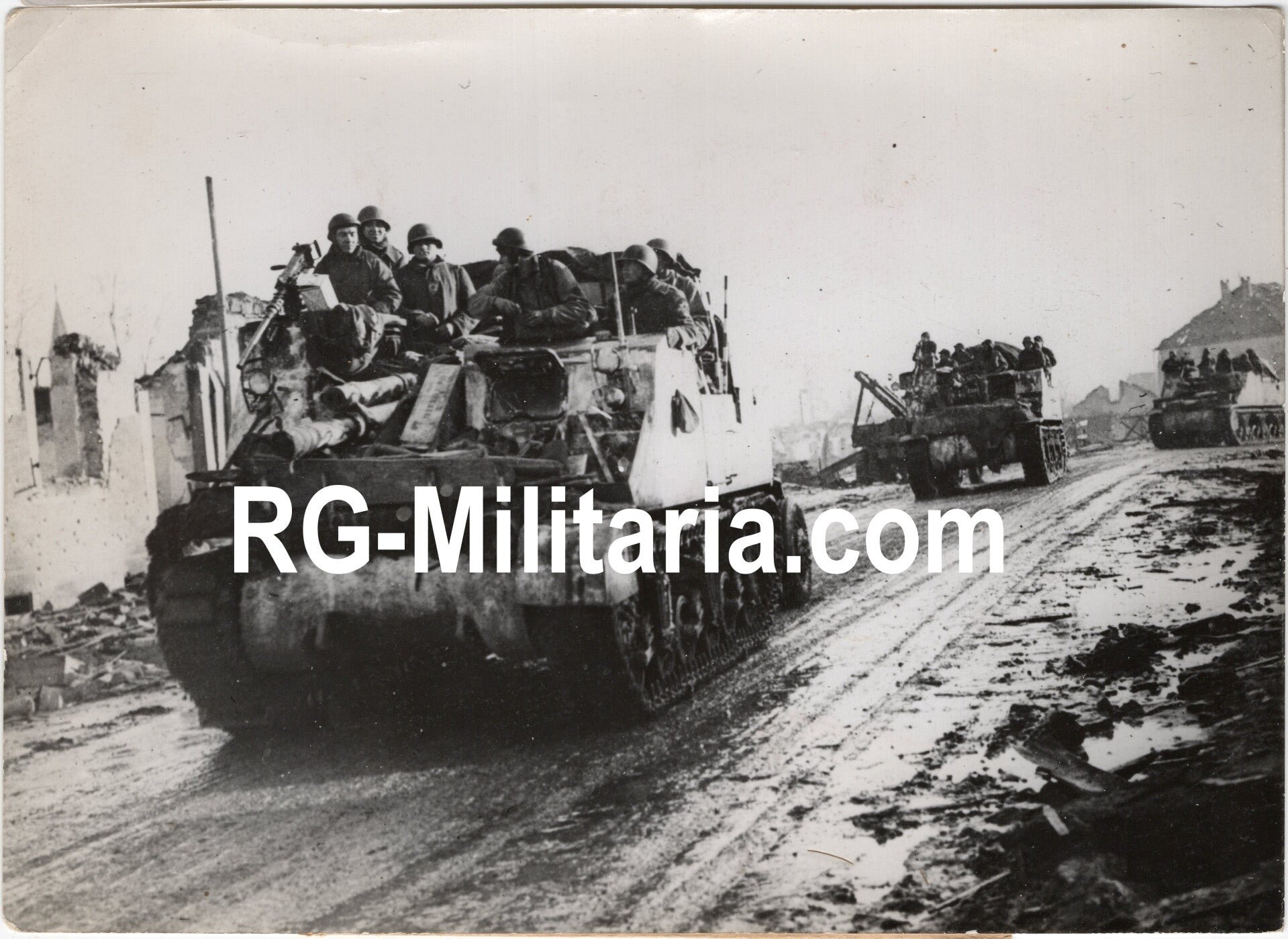 Original WW2 French Press Photo - M7 Priest tank at Cologne, Germany (1945) — image 3