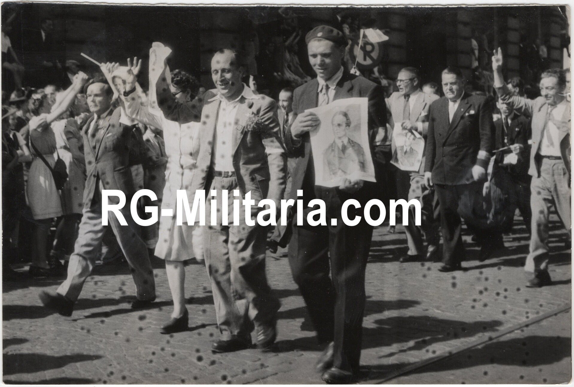Original WW2 French Press Photo - Parade for the liberation of Brussels, Belgium (1944) — image 3