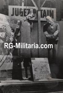 Original WW2 French Press Photo - Shop window with Hitler …