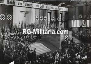 Original WW2 French Press Photo - Adolf Hitler speaking in …