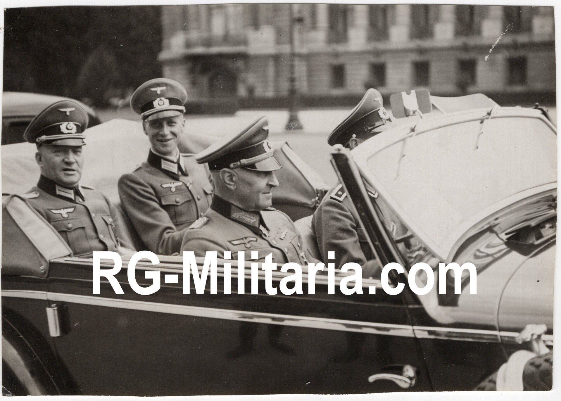 Original WW2 French Press Photo - Lieutenant General von Schaumburg visits an exposition at the Grand Palais, Paris (1941) — image 3
