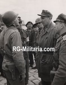 Original WW2 US Press Photo - German Fallschirmjäger commander POW …