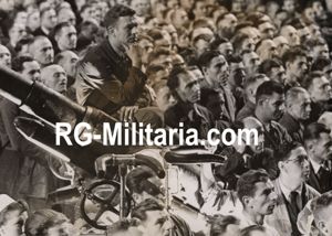 Original WW2 German Press Photo - German workers listen to …