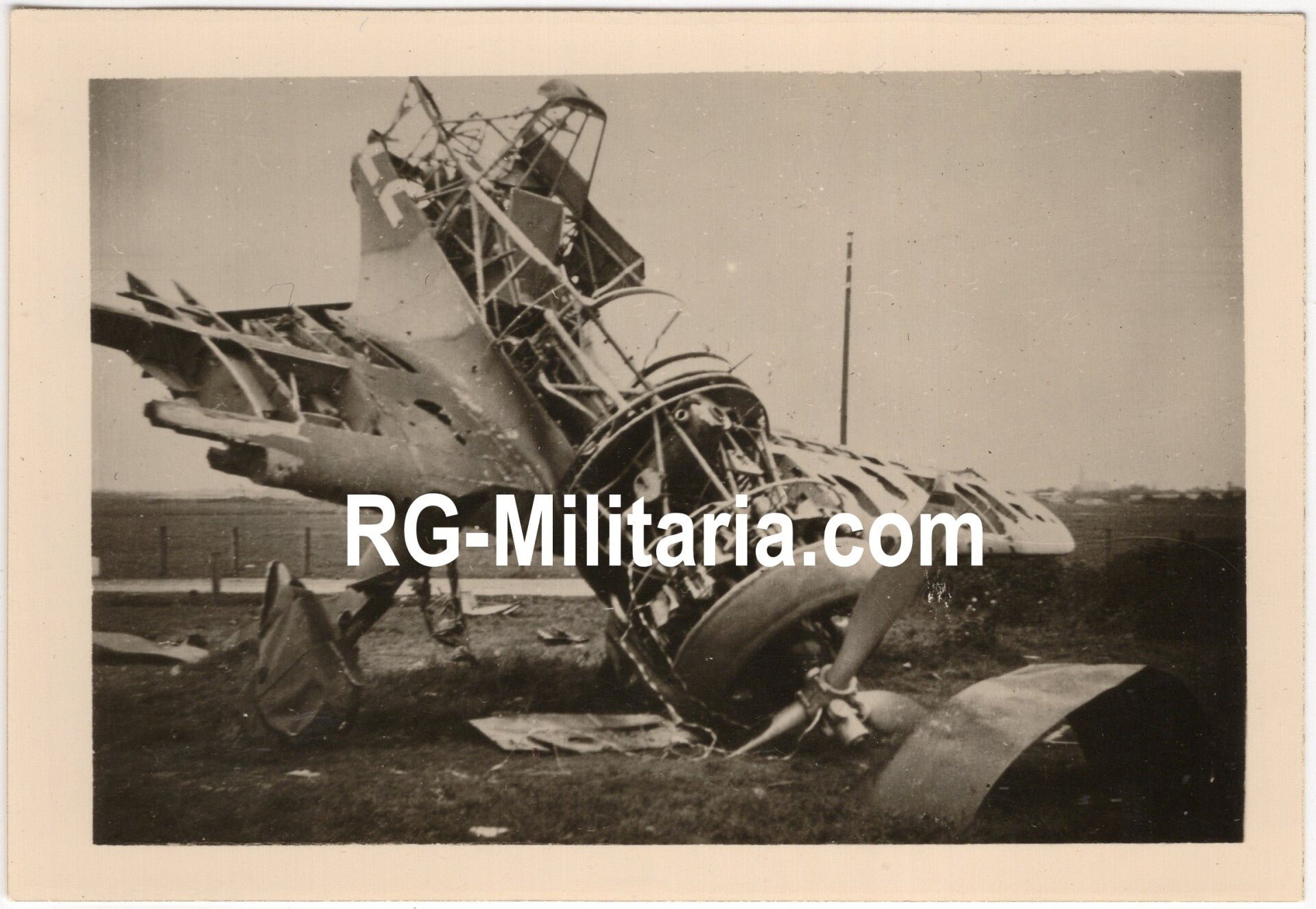 Original WW2 German Photo - Crashed Dutch Fokker D21 airplane at the Rijksweg 13 near Monster and Overschie, Holland (1940) — image 3