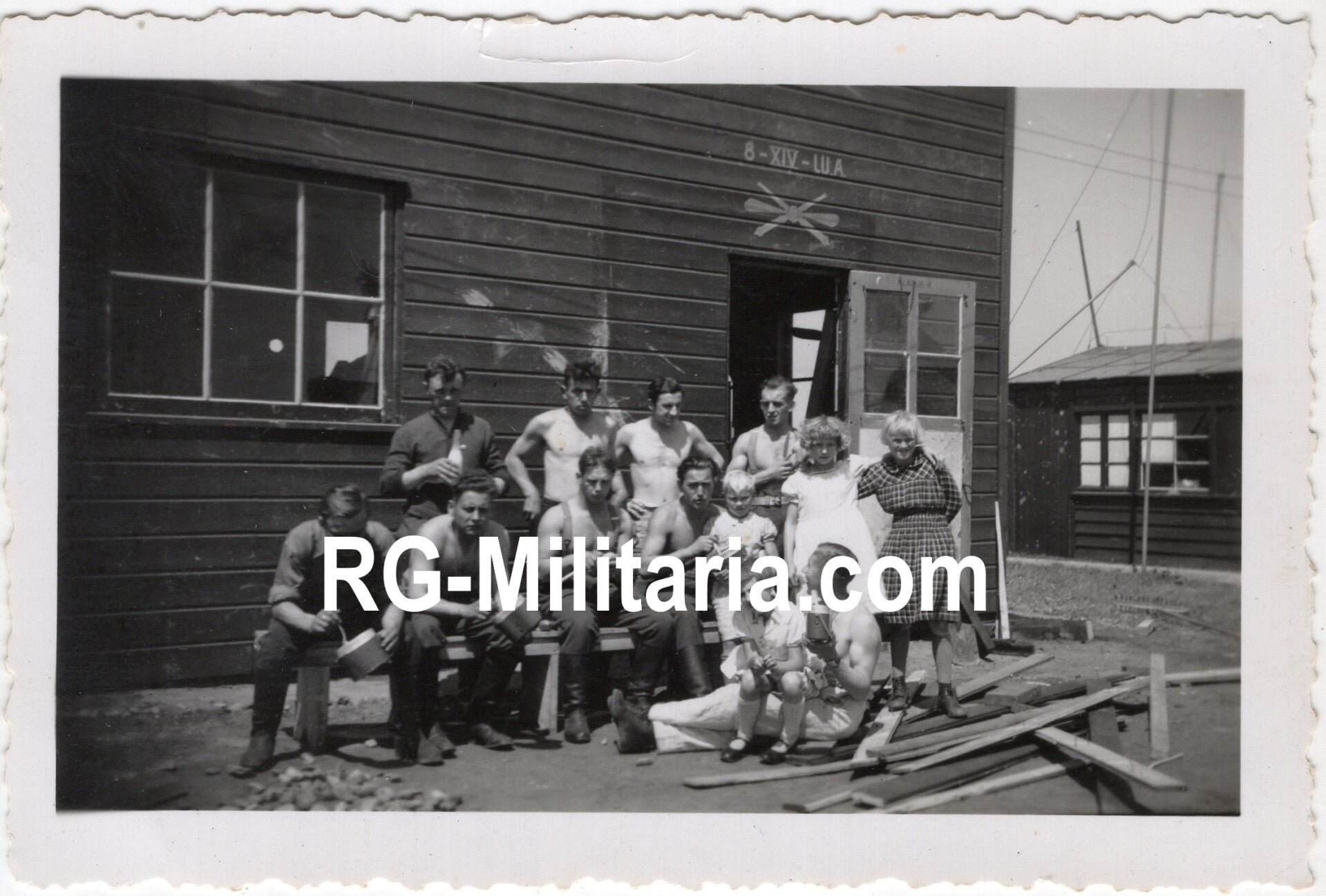 Original WW2 German Photo - Luftwaffe soldiers in former Dutch LU.A barracks at Fliegerhorst Schiphol, Amsterdam (1940) — image 3