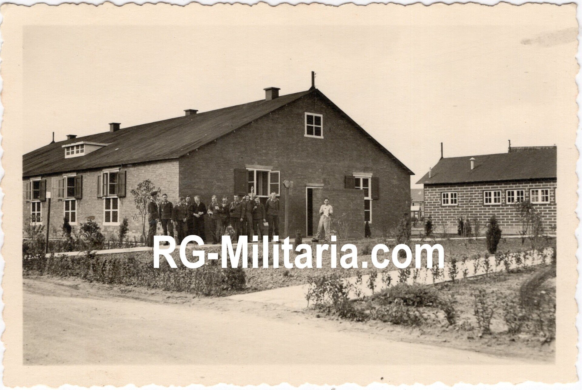 Original WW2 German Photo - Luftwaffe soldiers in former Dutch barracks at the Jan van Gentstraat, Badhoevedorp, Fliegerhorst Schiphol, Amsterdam (1940) — image 3