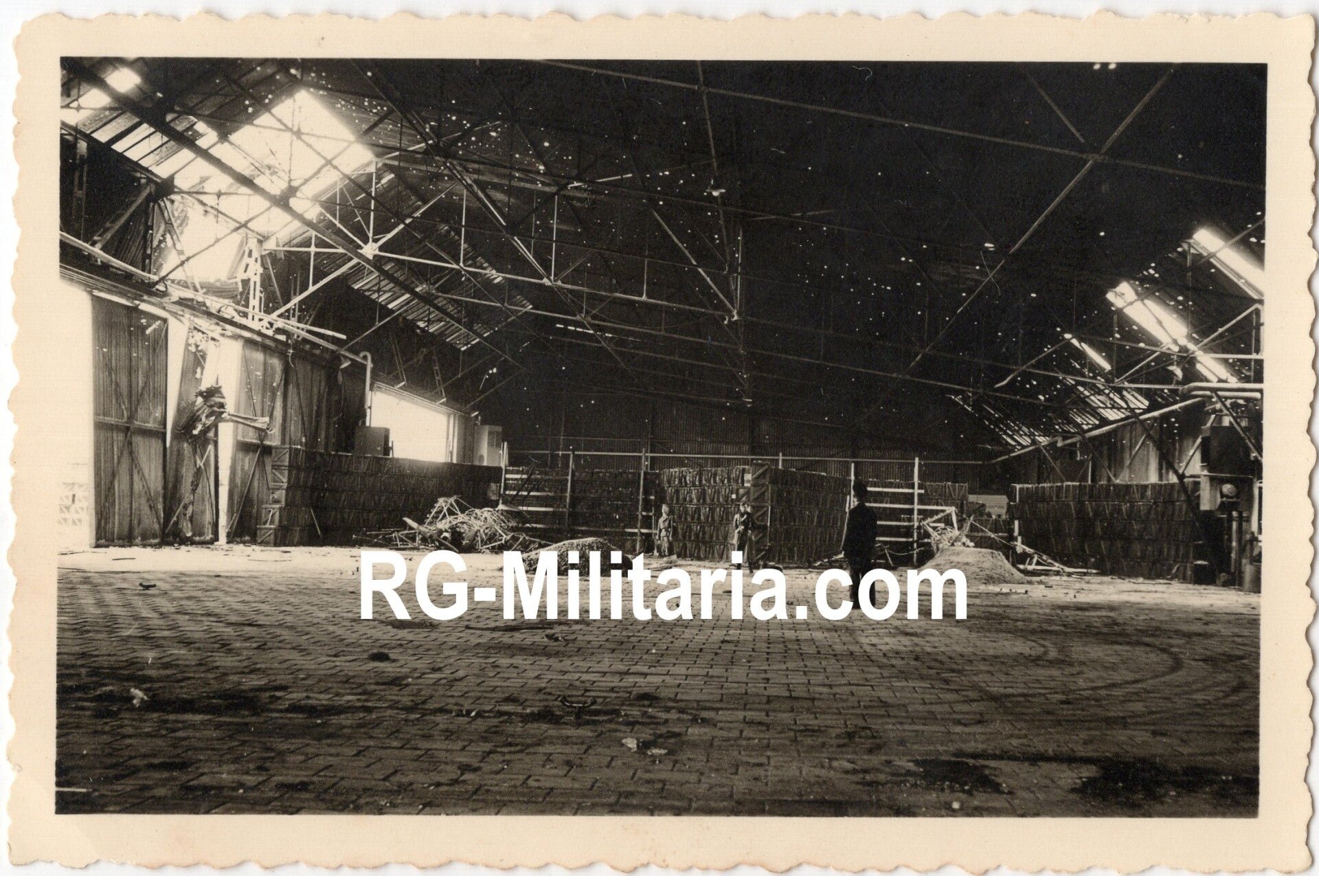 Original WW2 German Photo - Hangar C full of bullet holes at Schiphol, Amsterdam (1940) — image 3