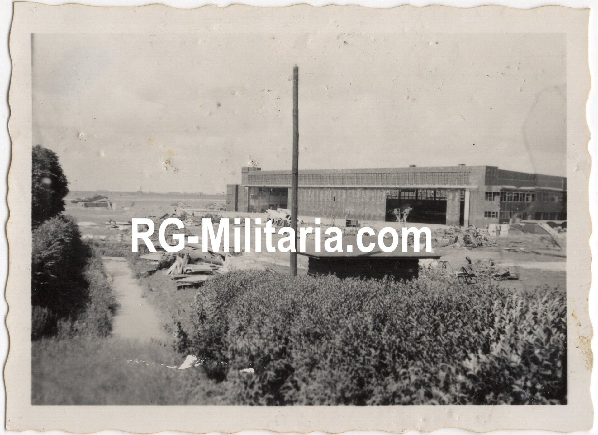 Original WW2 German Photo - Airplane parts at Schiphol, Amsterdam (1940) — image 3