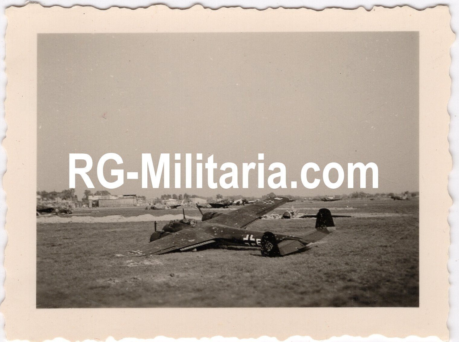 Original WW2 German Photo - Shot down Dornier Do-17 at the Rotterdam airfield Waalhaven, May (1940) — image 3