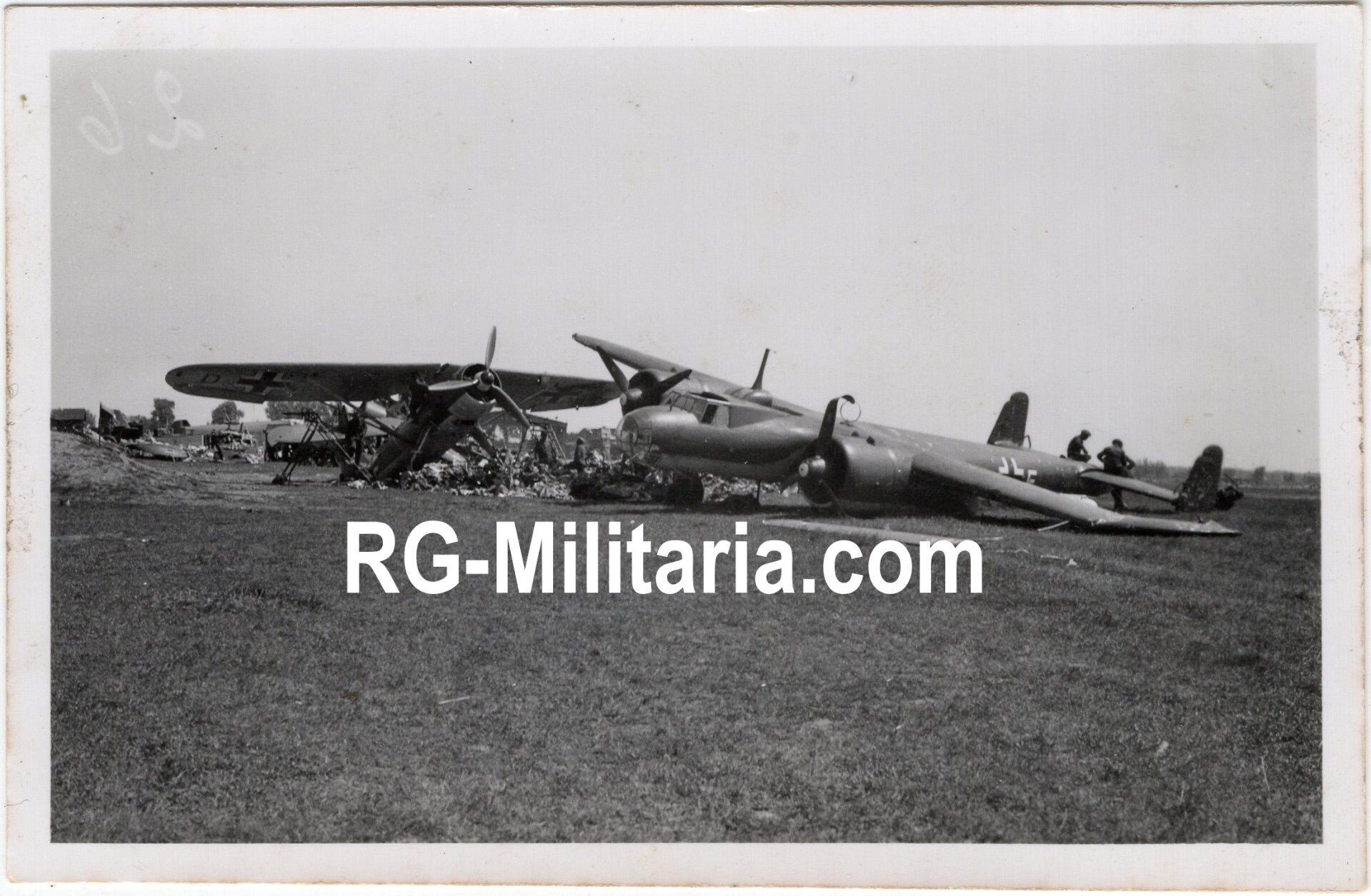 Original WW2 German Photo - Dornier Do-17 & Henschel HS-126 at the Rotterdam airfield Waalhaven, May (1940) — image 3