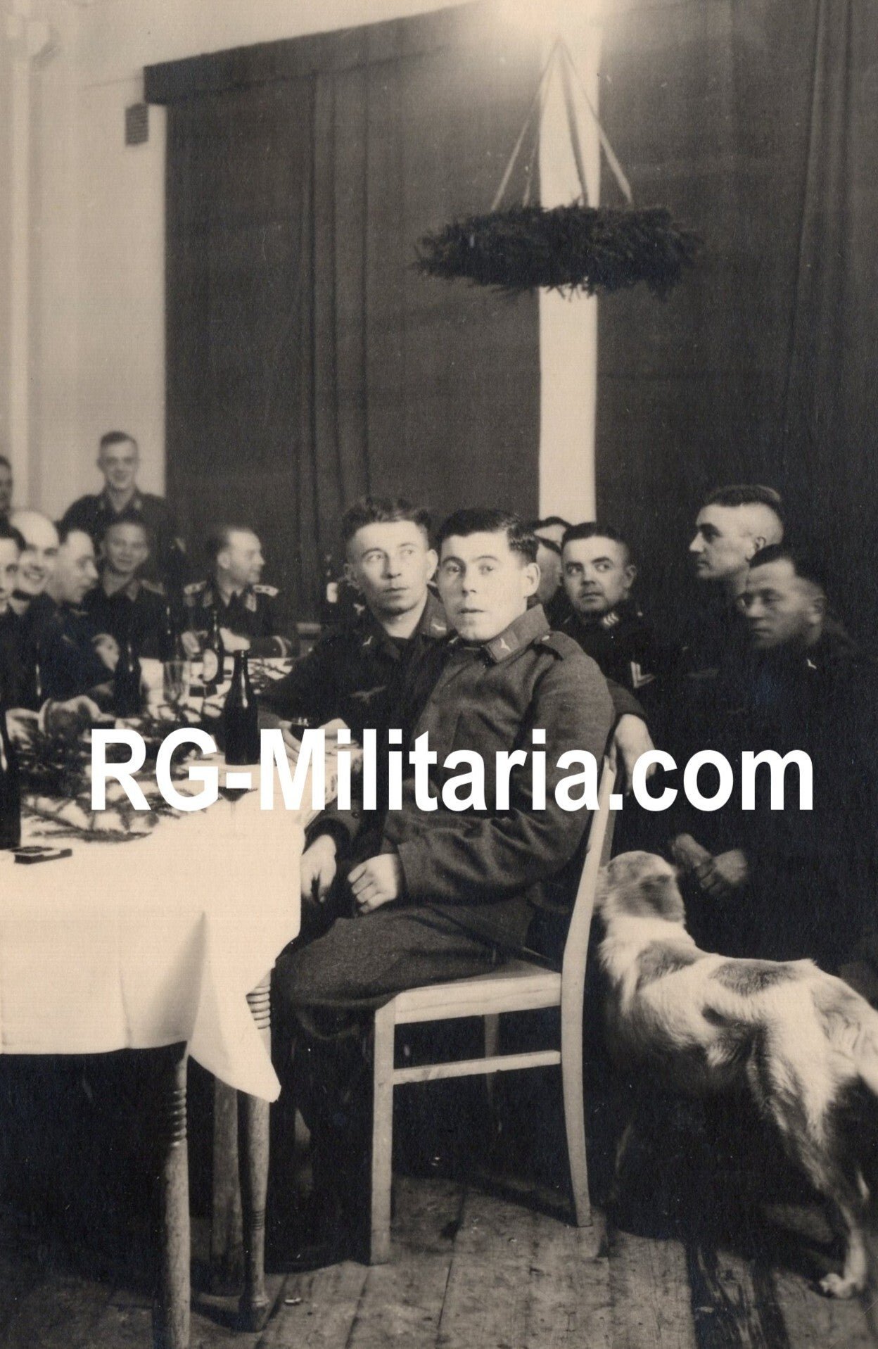 Original WW2 German Photo - German Luftwaffe soldiers in Amsterdam, Netherlands (1941) — image 2