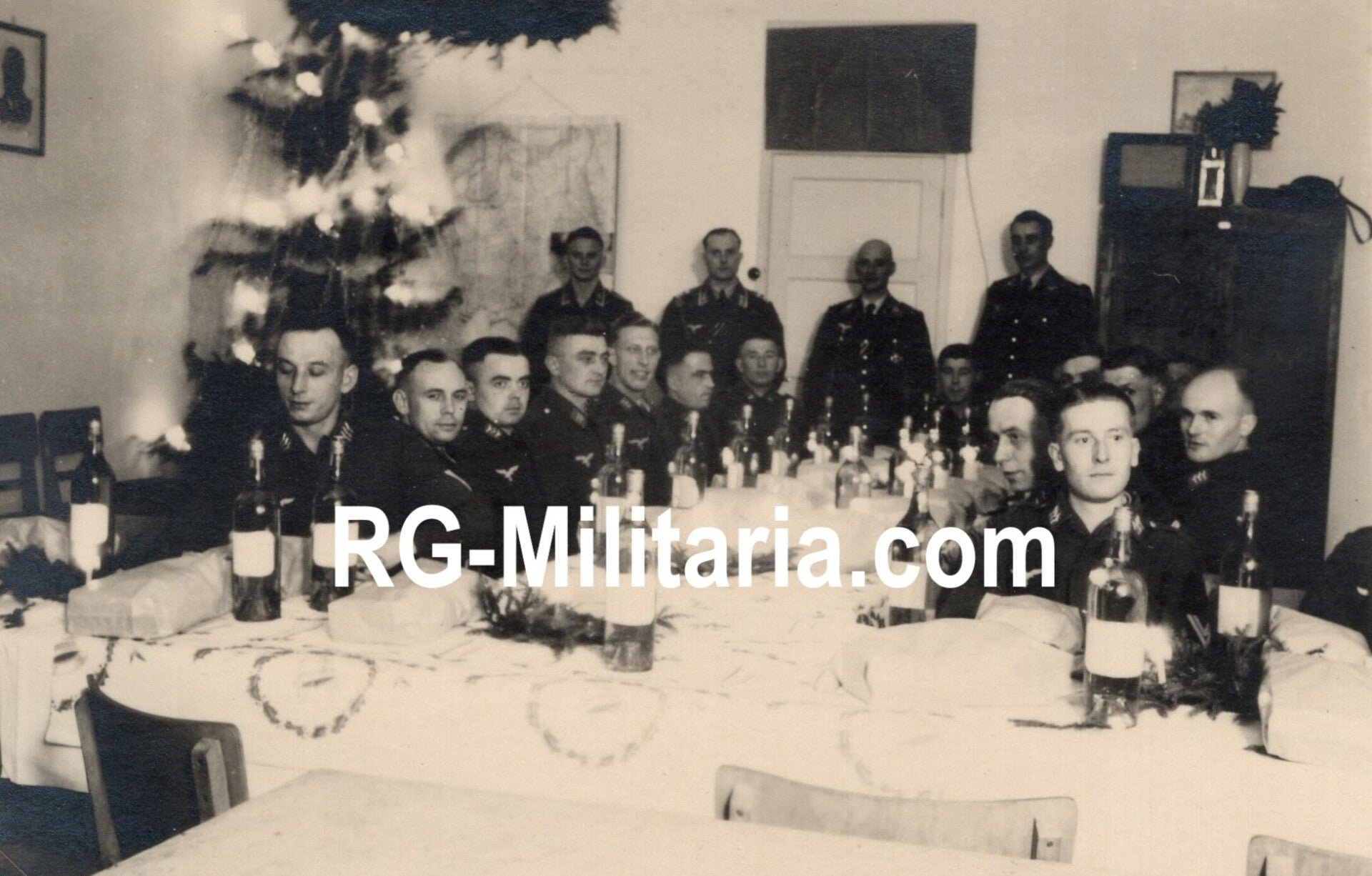 Original WW2 German Photo - German Luftwaffe soldiers in Amsterdam, Netherlands (1941) — image 8