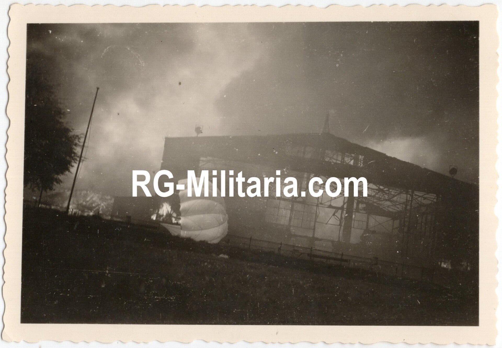 Original WW2 German Photo - German Parachute at the burning Rotterdam airfield of Waalhaven, Holland, May (1940) — image 3