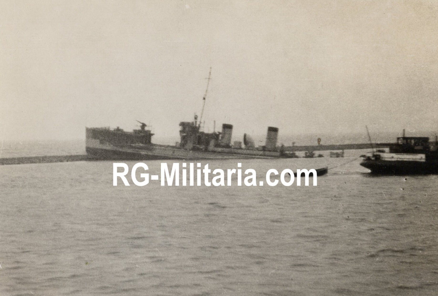 Original WW2 German Photo - Stuck military torpedo ship Hr. Ms. Z 3 in the harbor of Enkhuizen, Holland (1940) — image 3