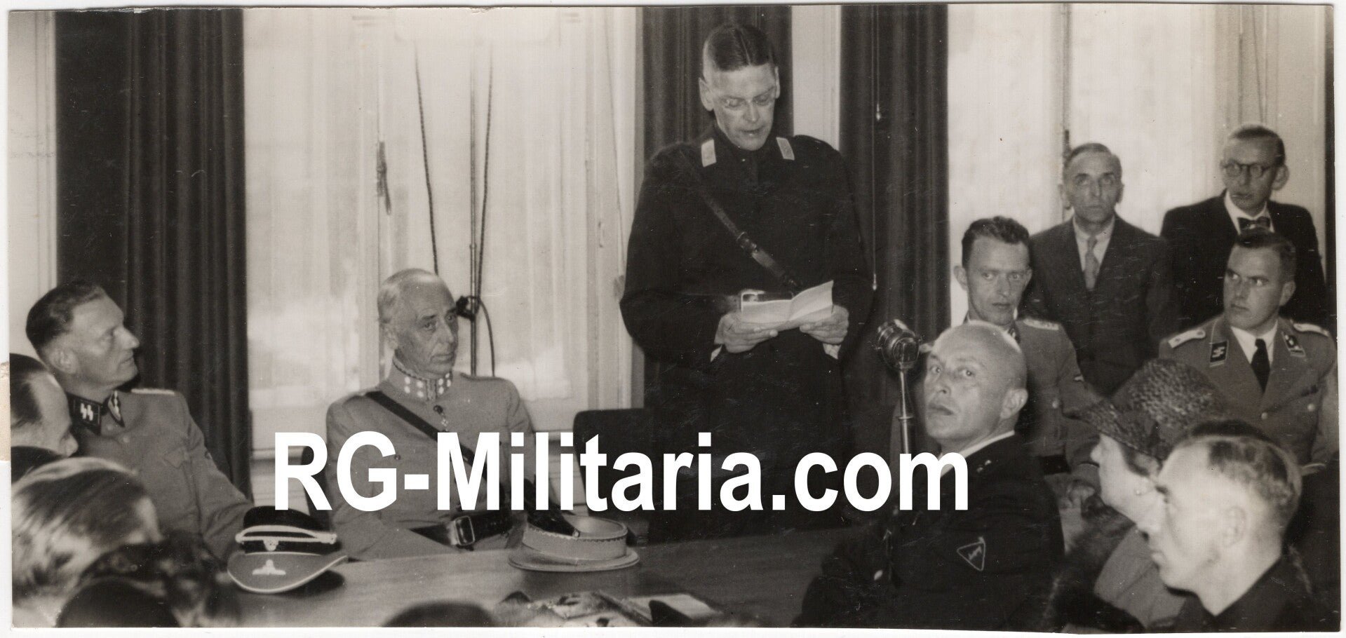 Original WW2 Dutch Collaboration NSB Press Photo - Gathering Dutch Kriegsberichters before leaving to the Eastern Front, The Hague (1941) — image 3