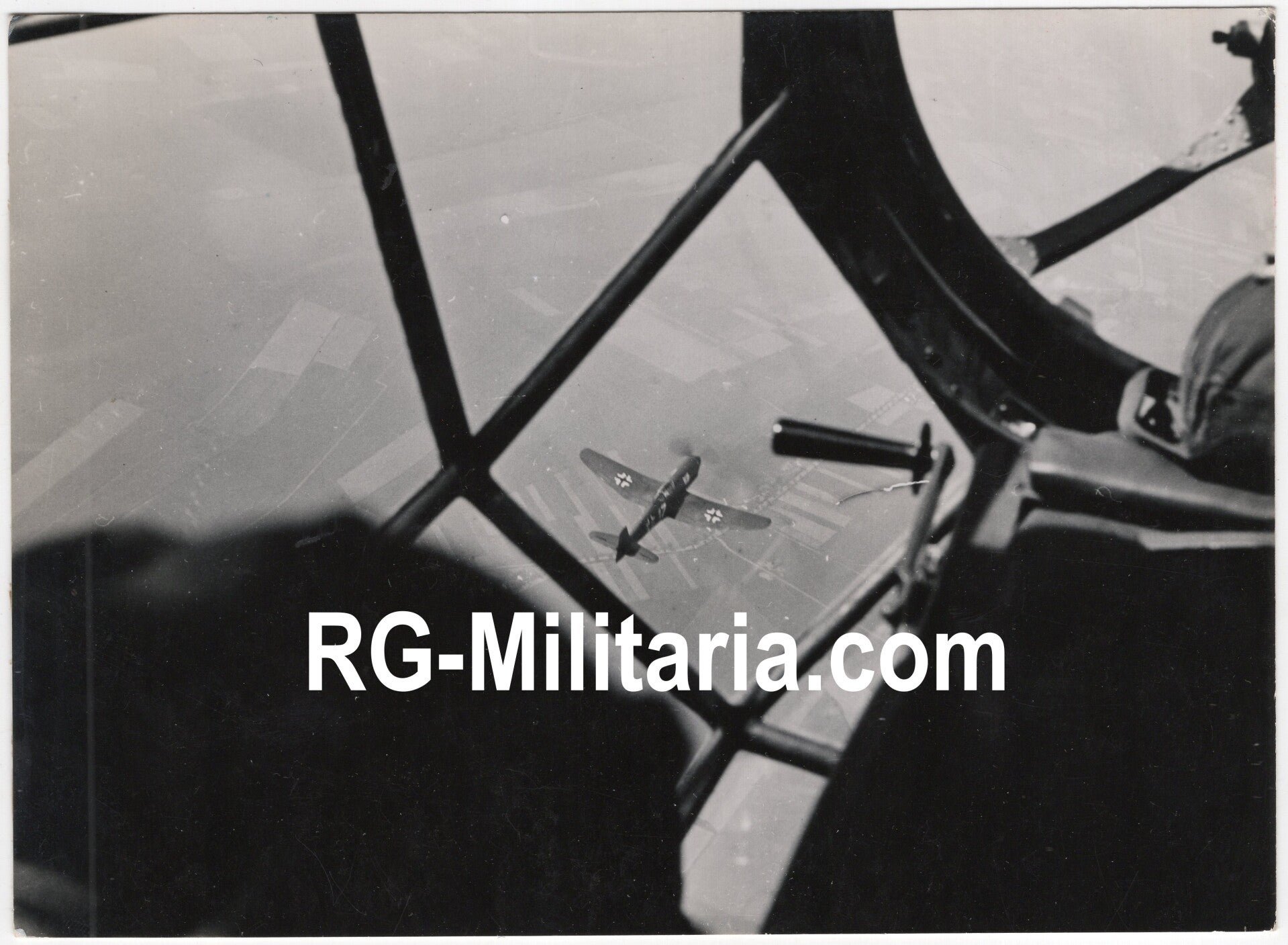 Original WW2 German Press Photo - Luftwaffe Heinkel He 113 airplane above England (1941) — image 3