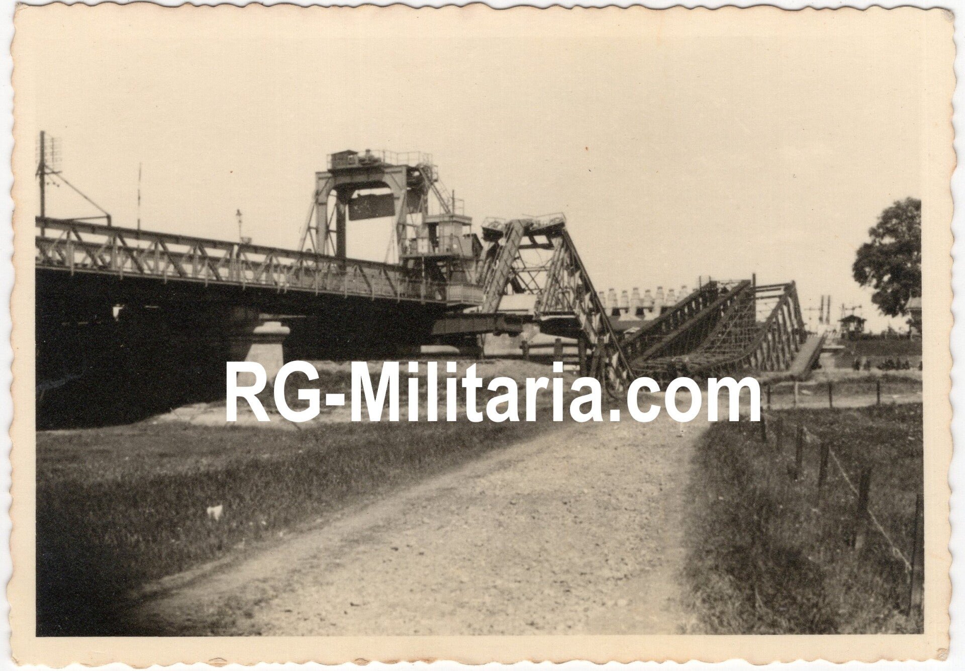Original WW2 German Photo - Destroyed bridge in Zutphen, Holland, May (1940) — image 3