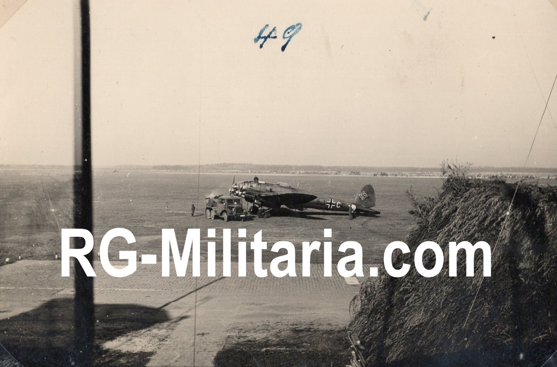 Original WW2 German Photo - Photo grouping Luftwaffe Fliegerhorst Bergen airfield, Alkmaar (1940) — image 2