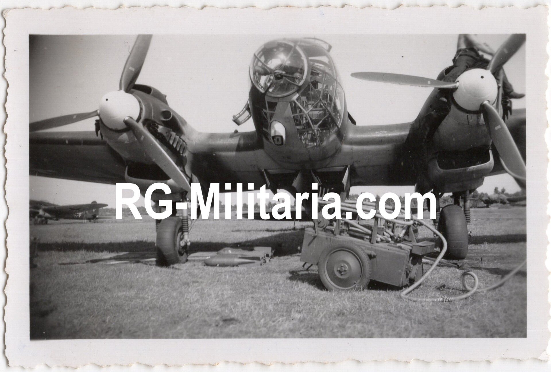 Original WW2 German Photo - Heinkel He 111 loading bombs at Fliegerhorst Schiphol, Amsterdam (1940) — image 3