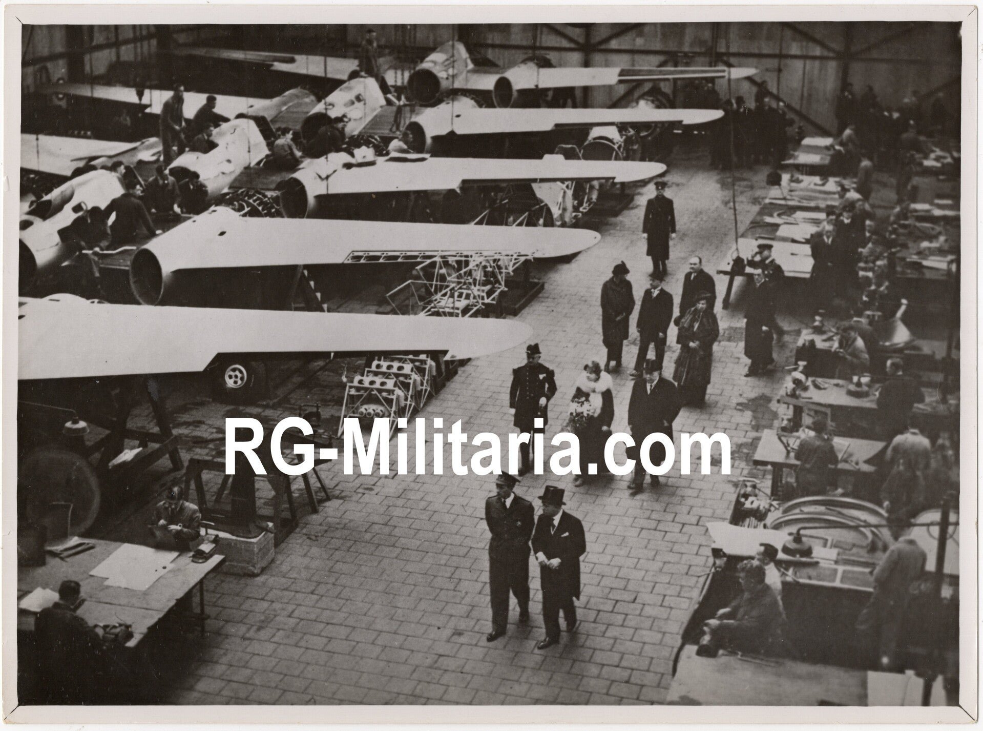 Original WW2 Dutch Press Photo - Dutch Queen Wilhelmina visits a G1 assembly line at the Fokker factory, Amsterdam (1938) — image 3