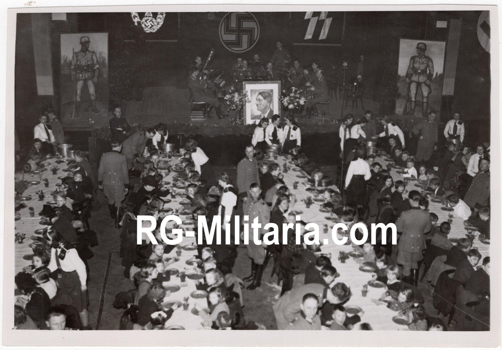 Original WW2 Dutch Collaboration NSB Press Photo - Tag der Polizei, Jeugdstorm and Police Dierentuin, Den Haag (1942) — image 3