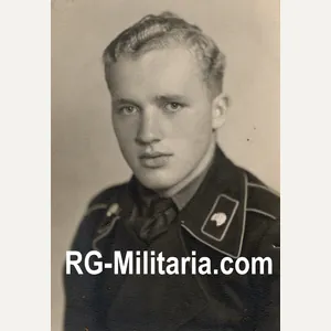 Original WW2 German Portrait Photo - Panzer portrait