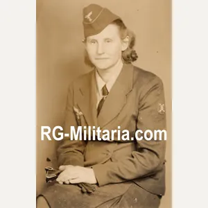Original WW2 German Portrait Photo - Luftwaffe Funker Blitzmädel portrait …