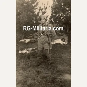 Original WW2 German Photo - Fallschirmjäger with full gear