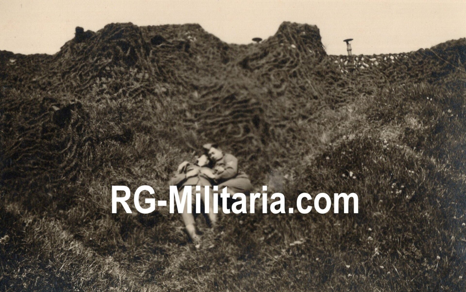 Original WW2 German Photo - Luftwaffe soldiers at Airfield Waalhaven, Rotterdam, Holland — image 4