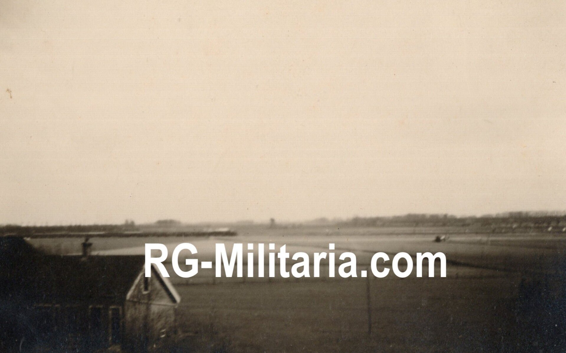 Original WW2 German Photo - Luftwaffe soldiers at Airfield Waalhaven, Rotterdam, Holland — image 9