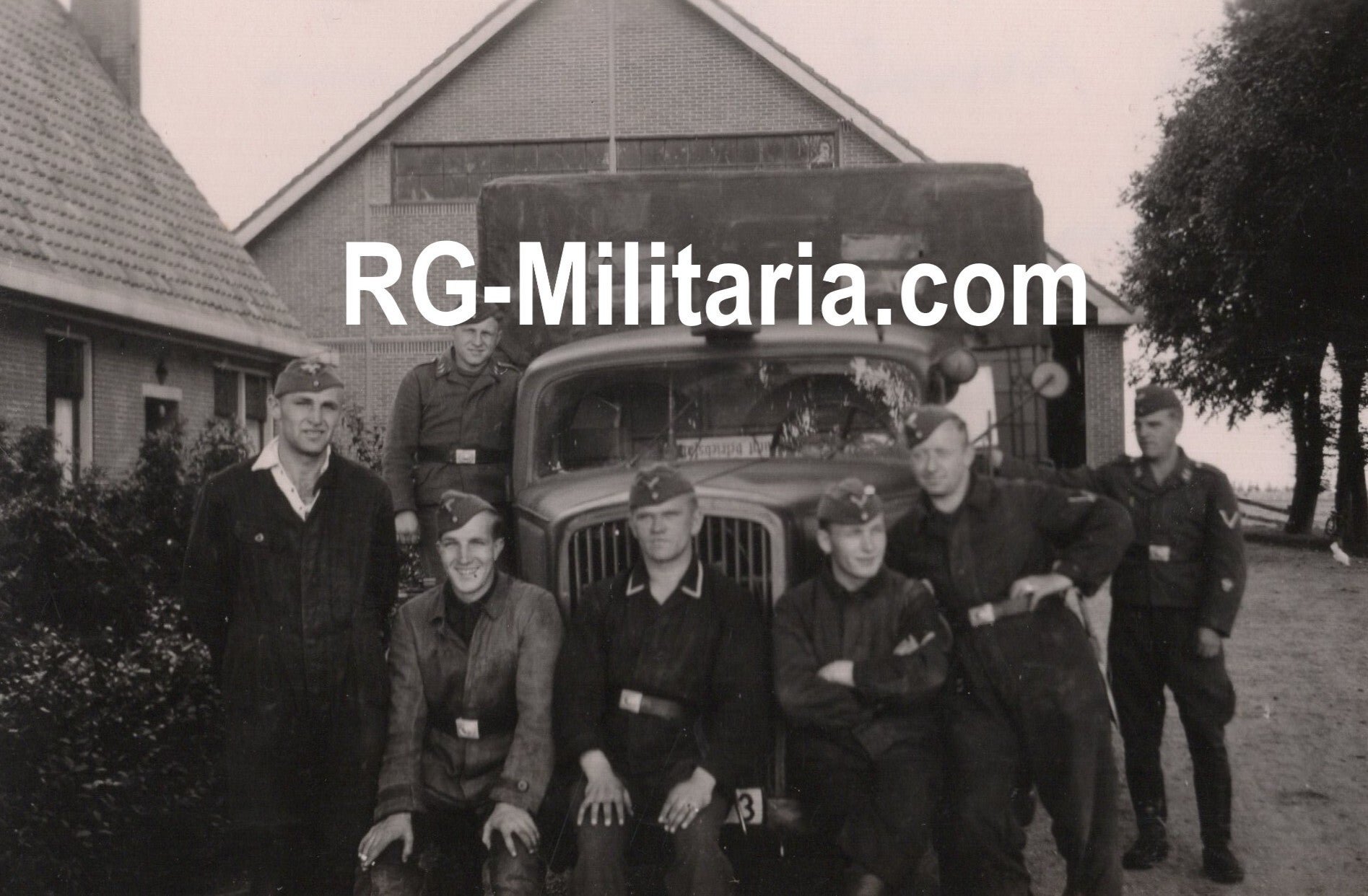Original WW2 German Photo - Luftwaffe soldiers near Schiphol, Amsterdam, Holland (1940) — image 6