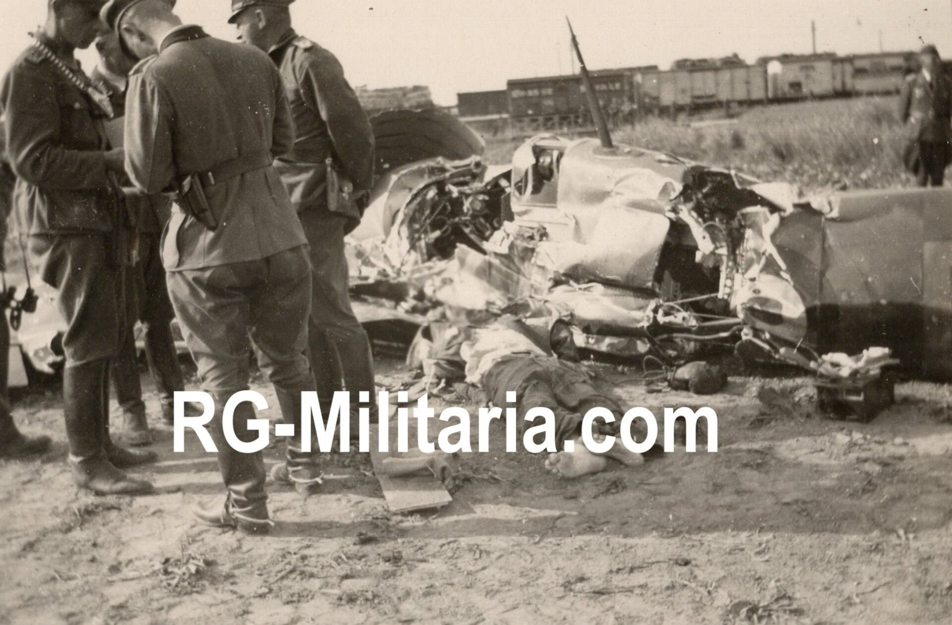 Original WW2 German Photo - RAF Spitfire crash De Panne, Belgium (1941) — image 2