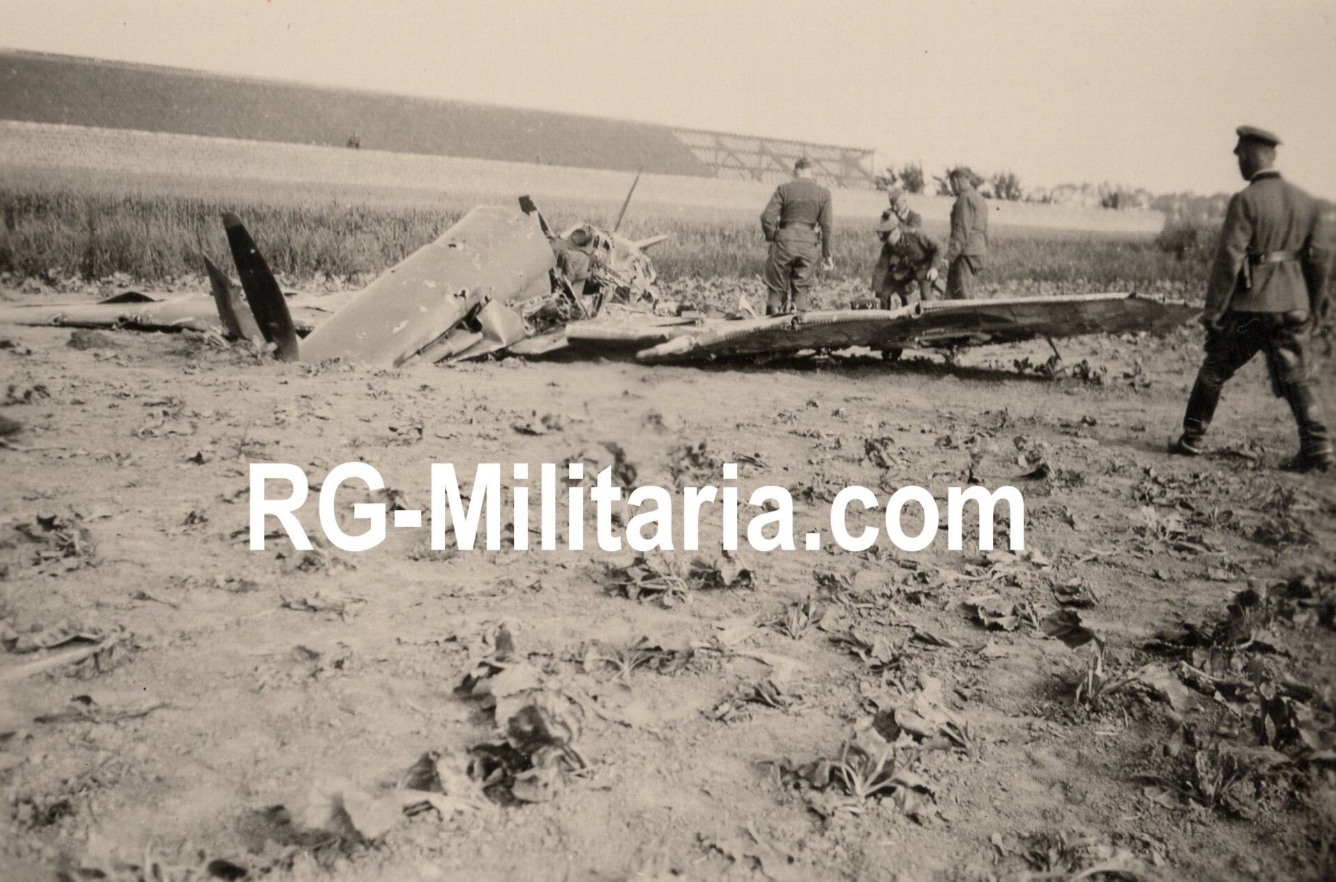 Original WW2 German Photo - RAF Spitfire crash De Panne, Belgium (1941) — image 3