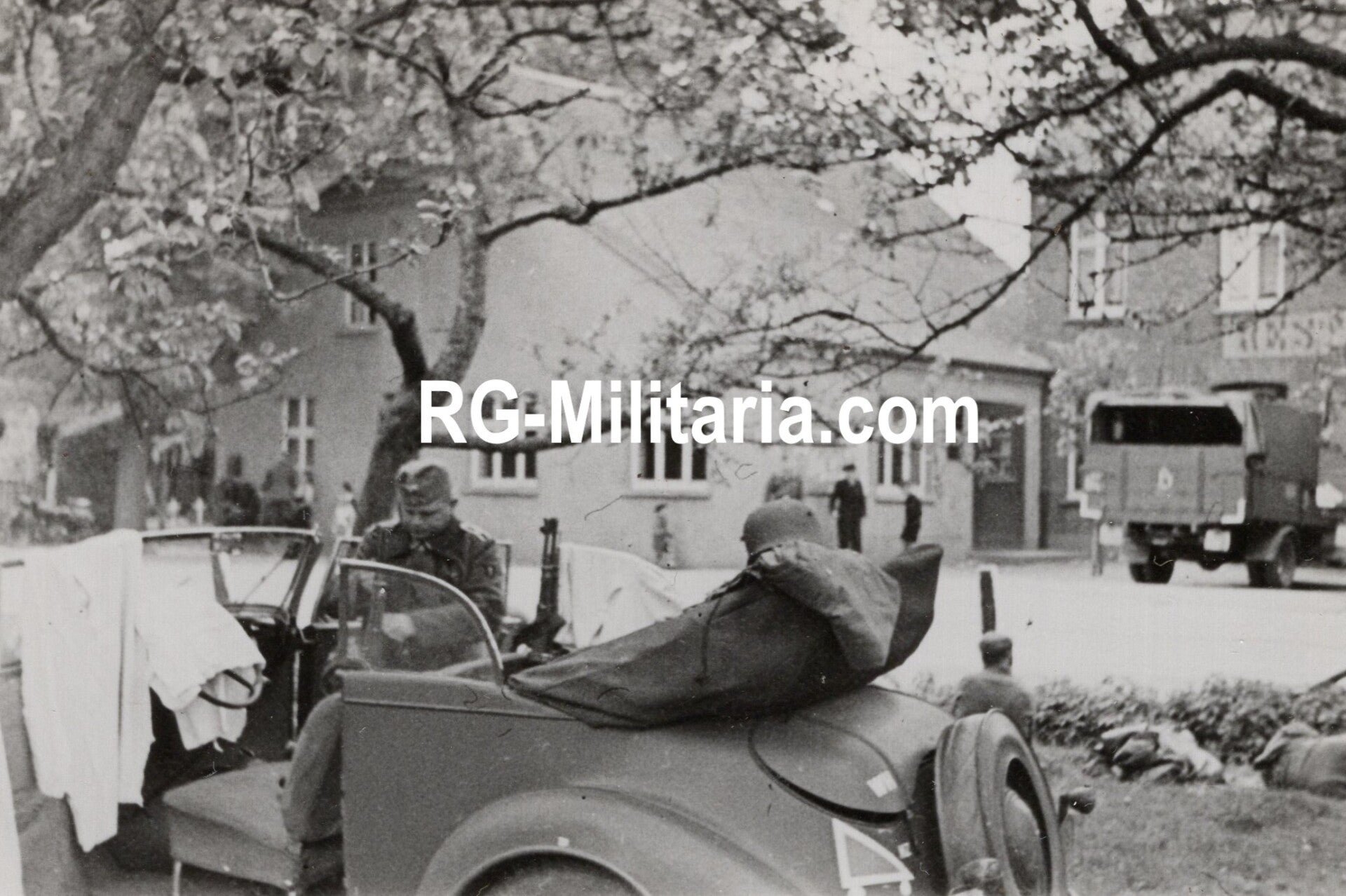 Original WW2 German Photo - German soldiers in Mook, Blitzkrieg in Holland, May (1940) — image 3