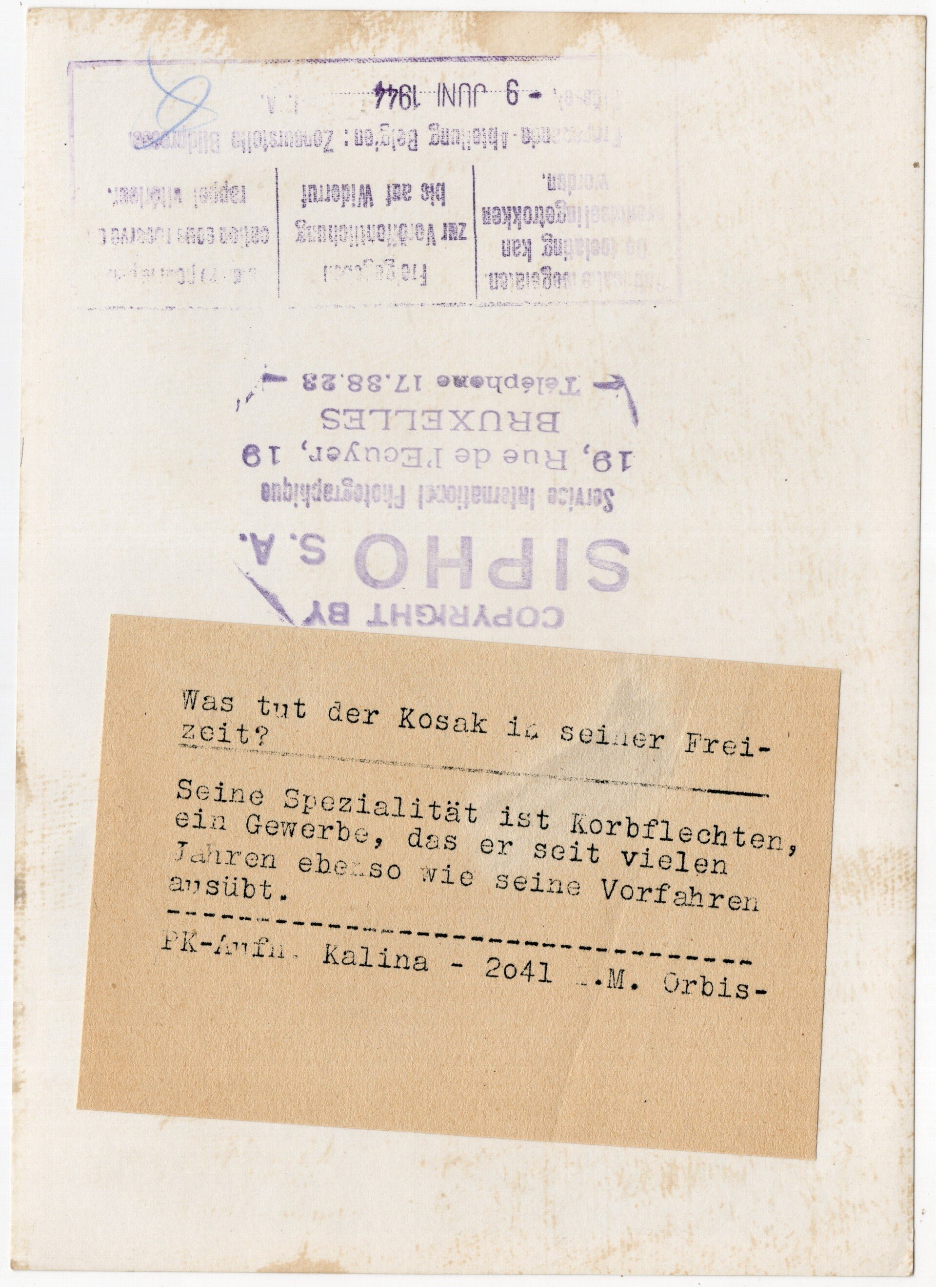 Original WW2 German Waffen SS Press Photo - Ostlegionen Eastern European SS Cavalry Kosaken Corps making a basket (1944) — image 2