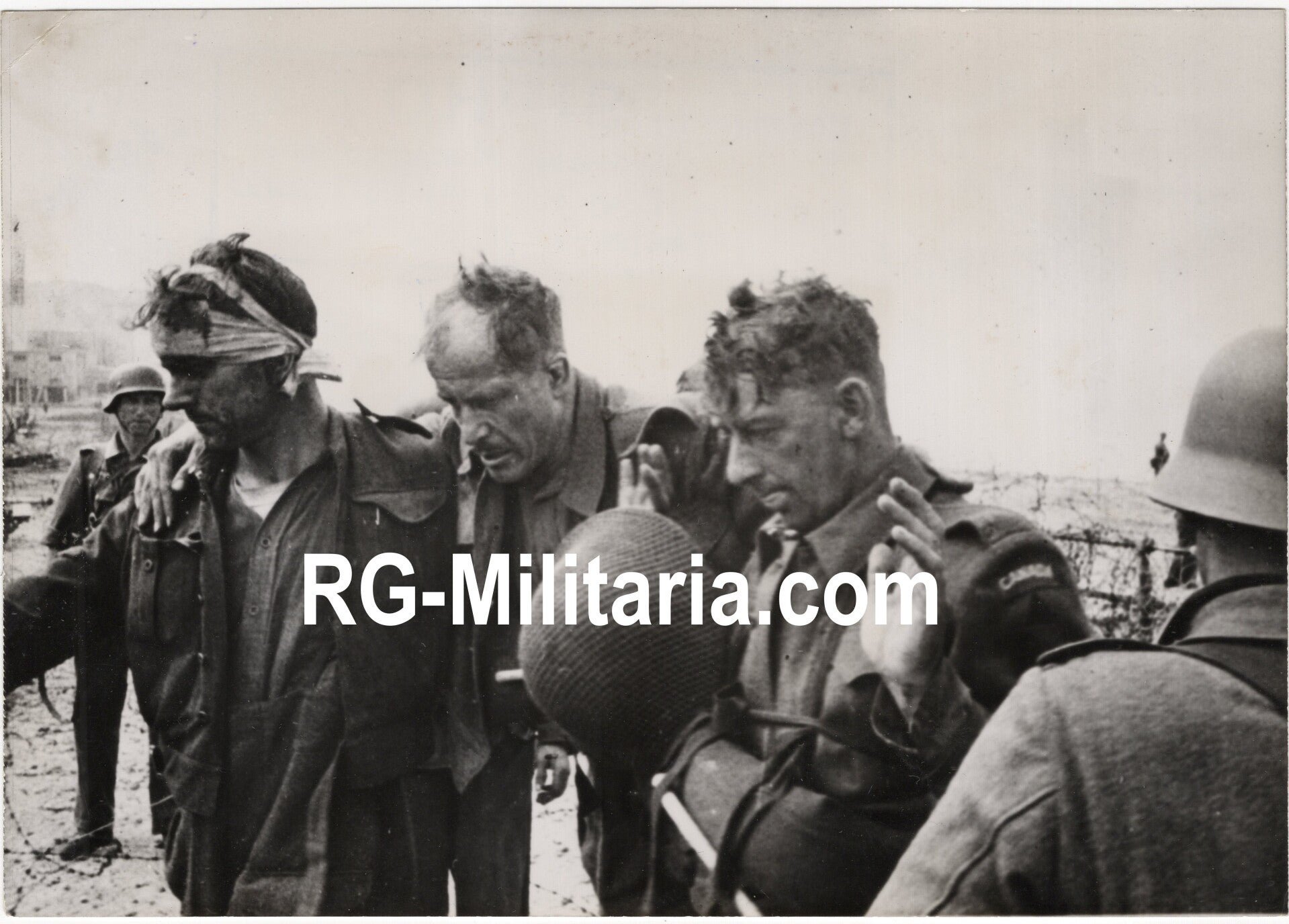 Original WW2 German Press Photo - Captured POW Canadian troops in Dieppe, France, Operation Jubilee (1942) — image 3