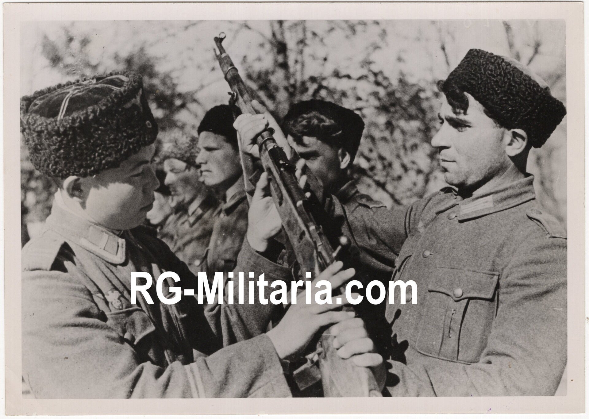 Original WW2 German Waffen SS Press Photo - Ostlegionen Eastern European SS Cavalry Kosaken Corps K98 inspection (1943) — image 3